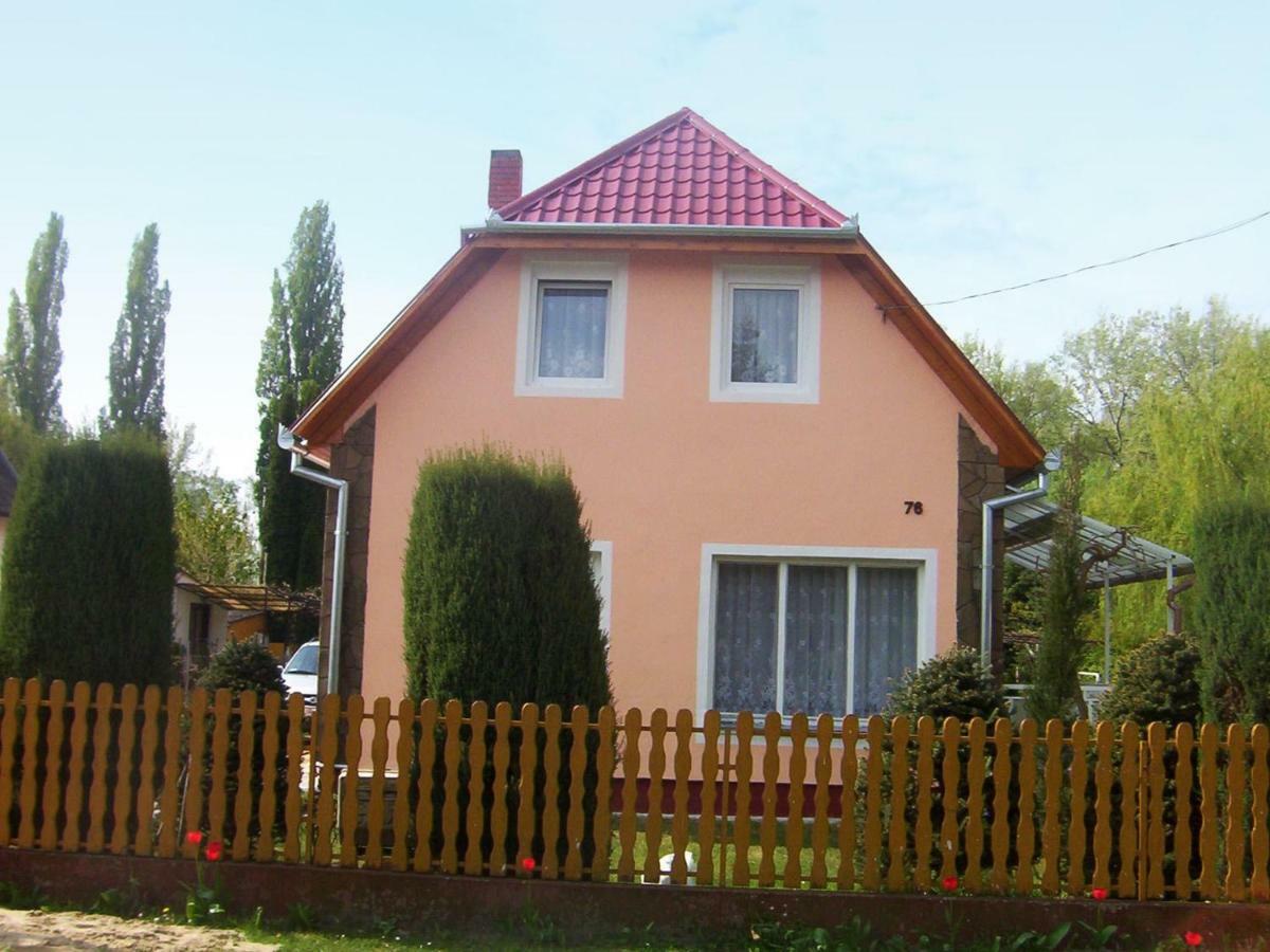 Apartment In Balatonmariafuerdo 19249 บาลาตอนเคเรสตูร์ ภายนอก รูปภาพ